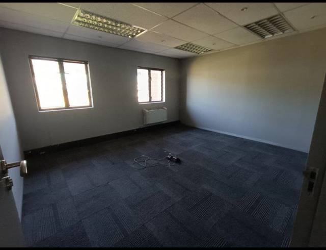 BUSINESS PROPERTY TO RENT IN CONSTANTIA KLOOF